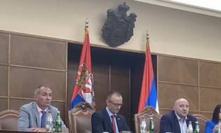 Dekan Vladimir Tomašević i doc. dr Ilija Životić u Narodnoj skupštini Republike Srbije